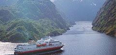 Trollfjord cruise. Photo: Terje Rakke, Nordic Life/Innovation Norway